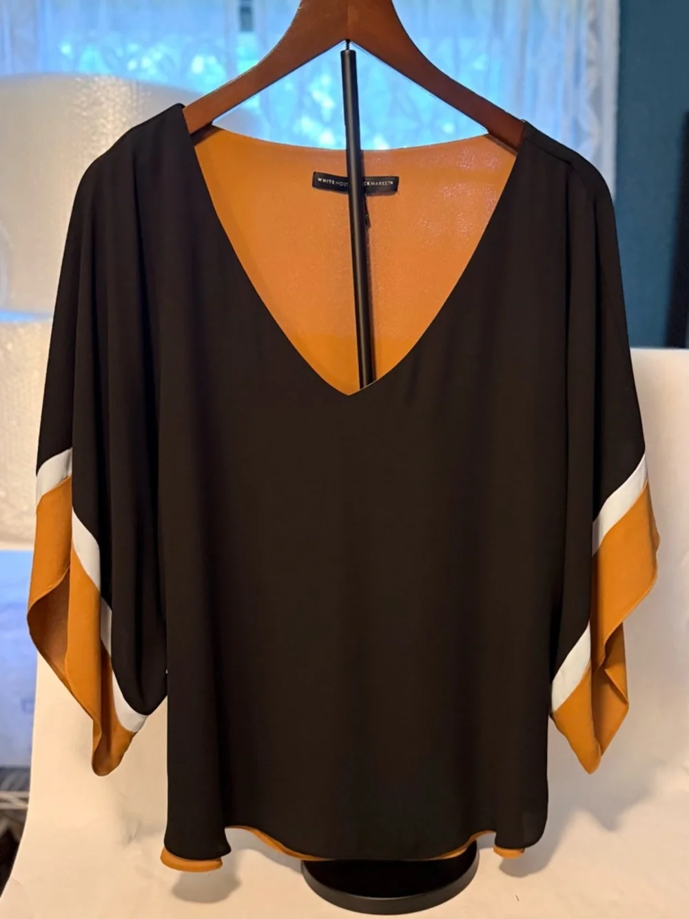 White House Black Market Black & Brown V-Neck Blouse Size Large (W11) - Picture 11 of 12